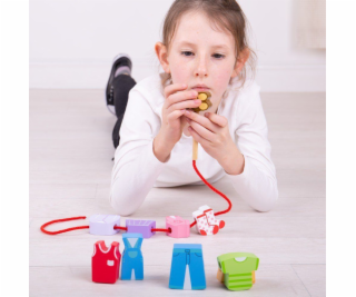 Bigjigs Toys Navlékání korálků oblečení
