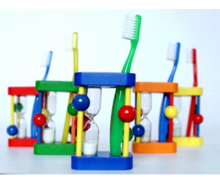 Hess Stojánek na zubní kartáček s přesýpacími hodinami 1 ks