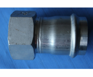 SANHA NIROSAN-Ocelový přechodový konektor z nerezové ocel...