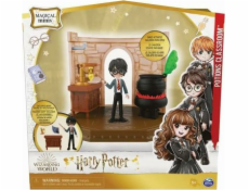 Wizarding World Harry Potter - Hogwarts Zaubertränke Klassenzimmer Spielset mit exklusiver Harry Potter Sammelfigur, Spielfigur