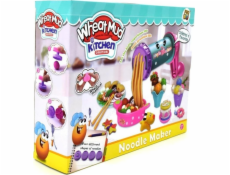 Plastová hmota se strojkem na těstoviny