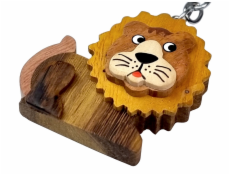 2Kids Toys Dřevěná klíčenka velká Lev ležící